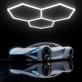 Lámpara de techo hexagonal.