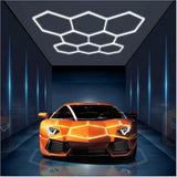 Lámpara de techo hexagonal.